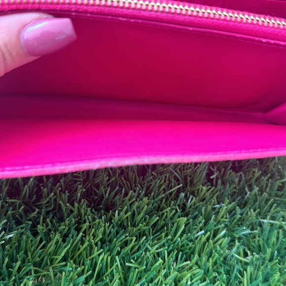 Louis Vuitton vintage patent leather, red zippy wallet. - Picture 9 of 13